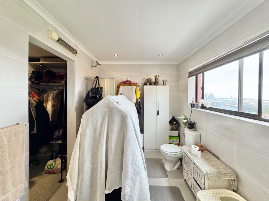 6 Bedroom Property for Sale in Walmer Estate Western Cape